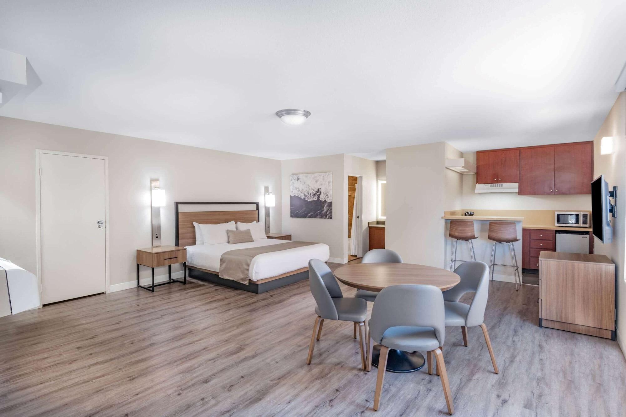Wyndham Garden Hotel